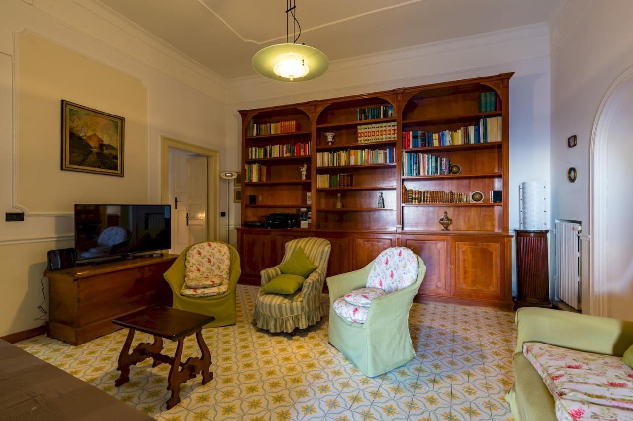 Villa Paola - Hidden Panoramic Garden And Terraces By Napoliapartments Ngoại thất bức ảnh