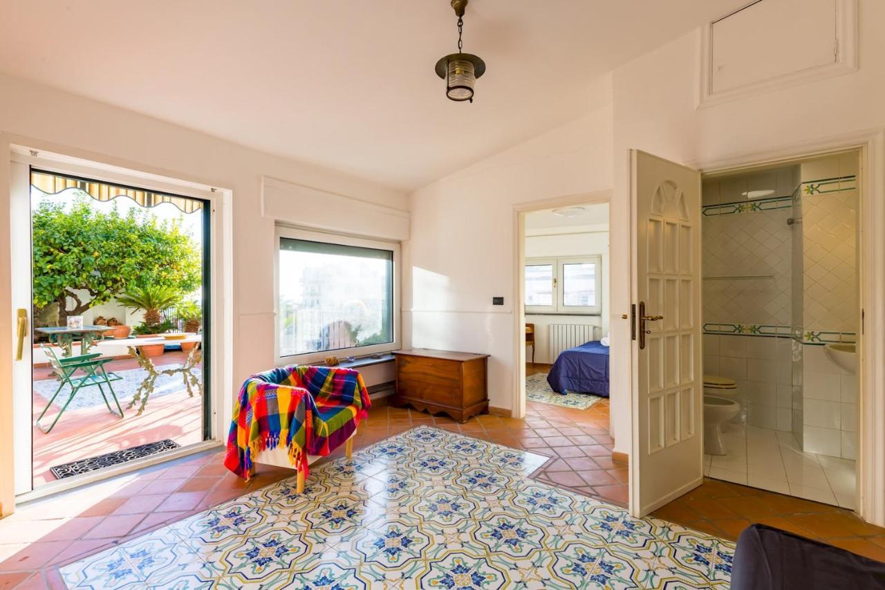 Villa Paola - Hidden Panoramic Garden And Terraces By Napoliapartments Ngoại thất bức ảnh