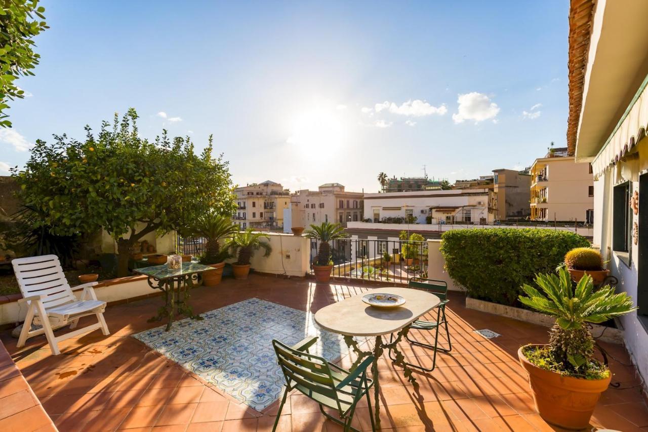 Villa Paola - Hidden Panoramic Garden And Terraces By Napoliapartments Ngoại thất bức ảnh