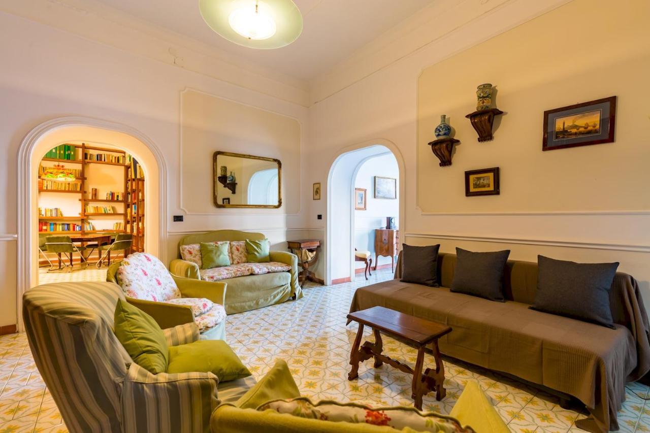 Villa Paola - Hidden Panoramic Garden And Terraces By Napoliapartments Ngoại thất bức ảnh